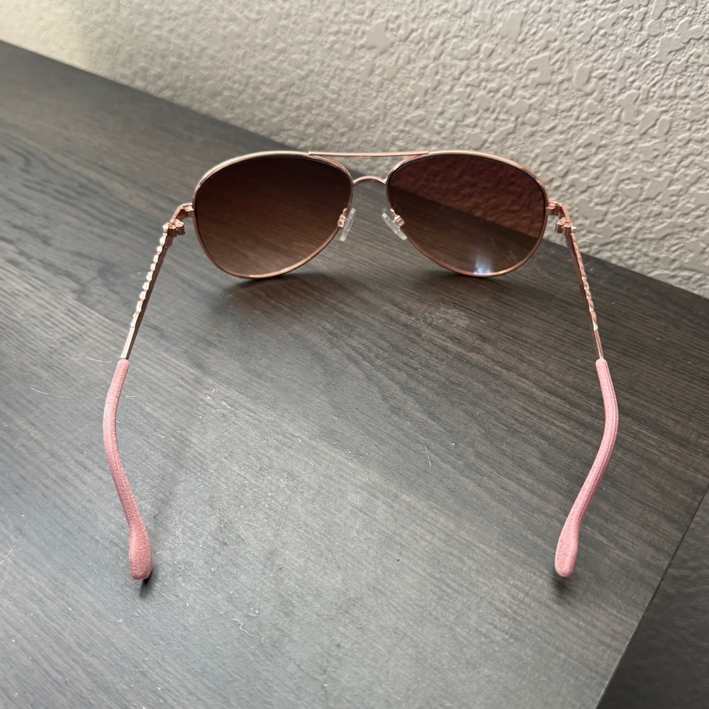 Jessica Simpson Aviator Sunglasses - Picture 4 of 6
